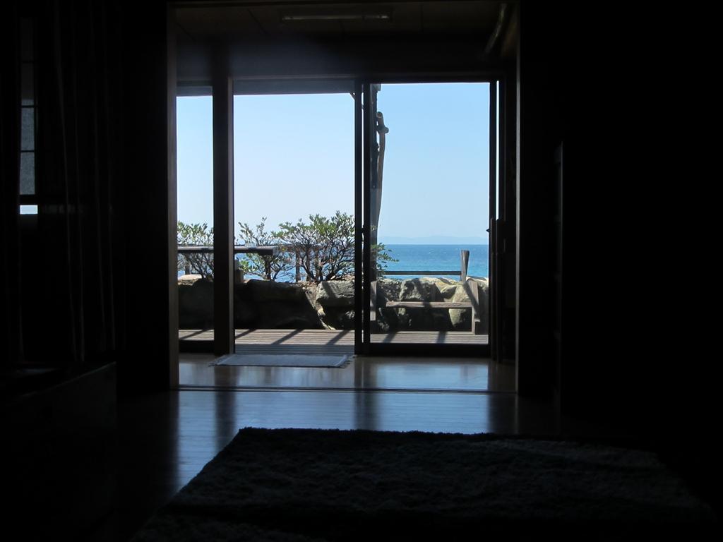 Amakusa West Coast Backpackers Fu-Raibou Hostel Екстериор снимка