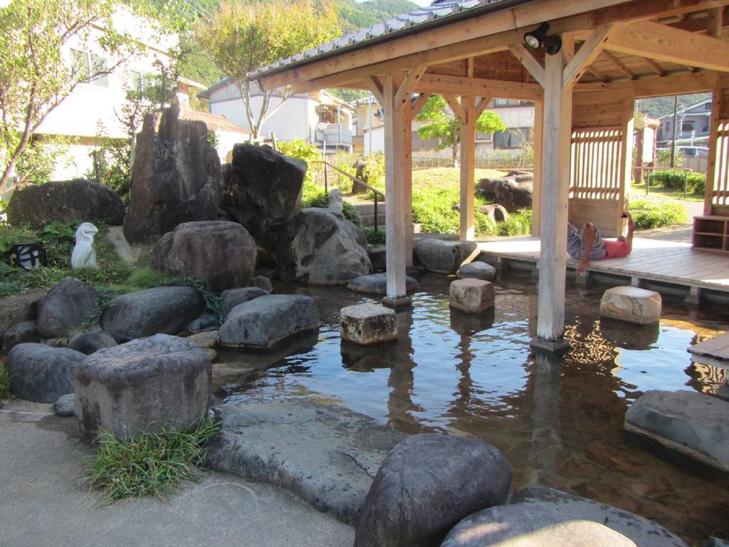 Amakusa West Coast Backpackers Fu-Raibou Hostel Екстериор снимка