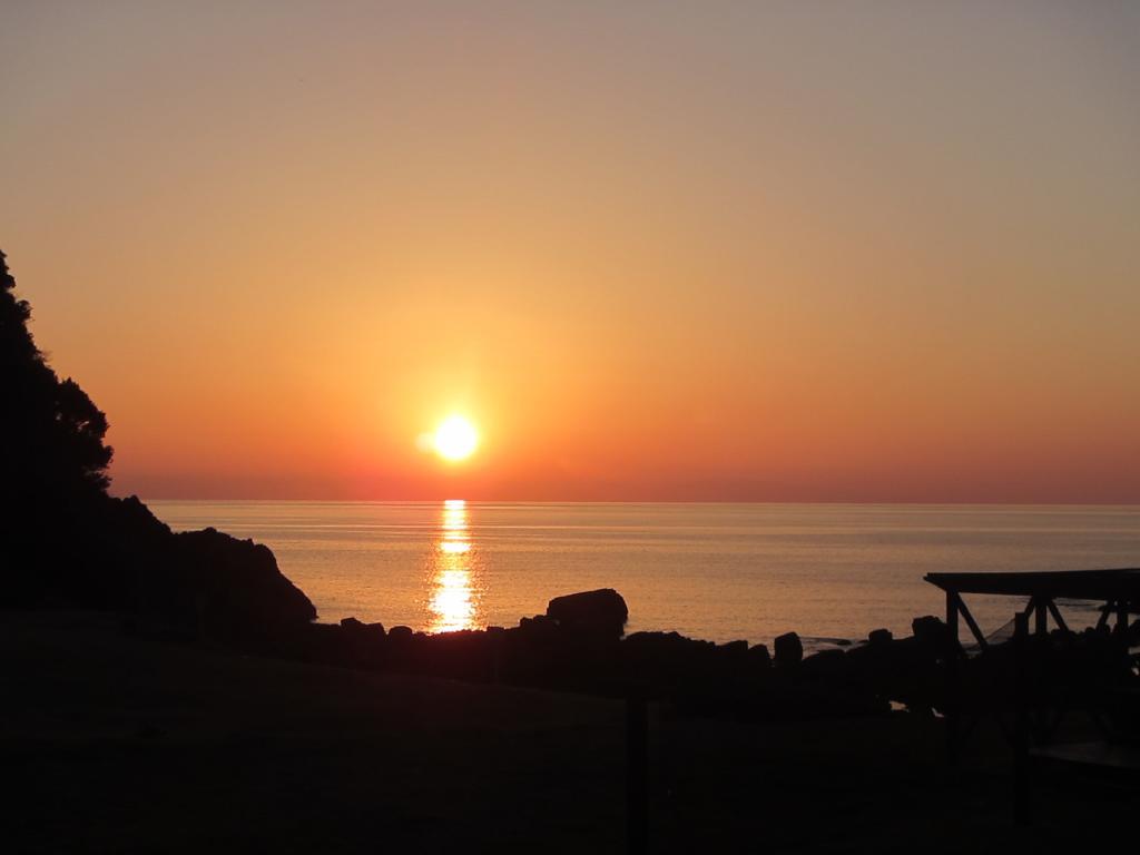 Amakusa West Coast Backpackers Fu-Raibou Hostel Екстериор снимка